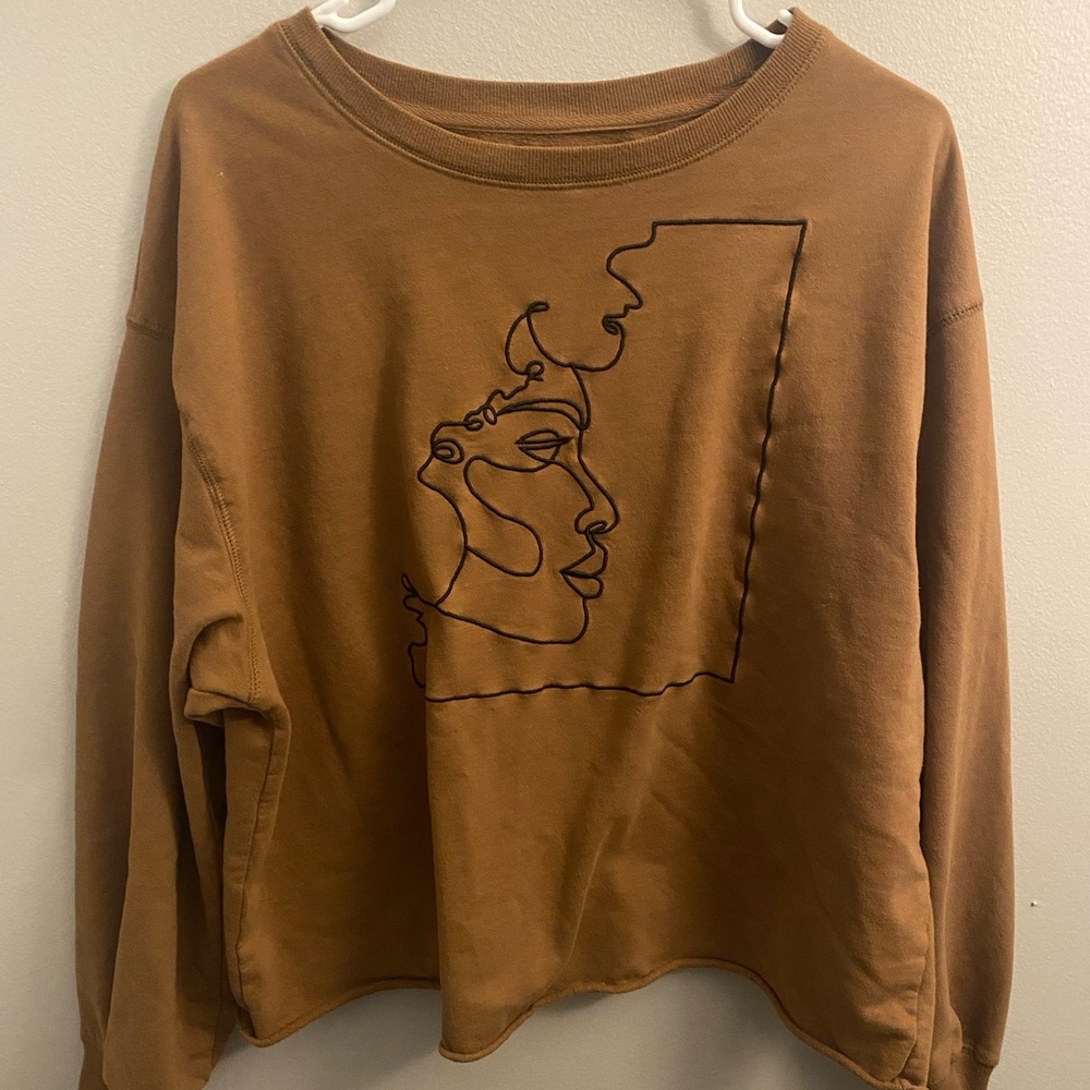 Semi cropped crew neck